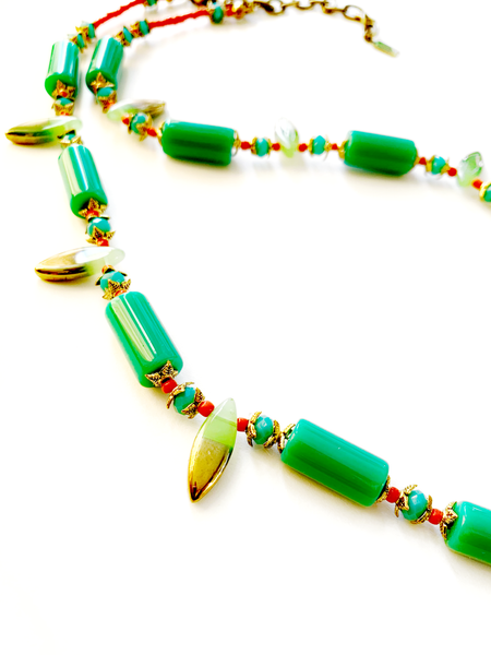 Achalugo Seagreen Glass Barrel Crystal Glass Beaded Necklace With Sea Shell and Turquoise  Pendant